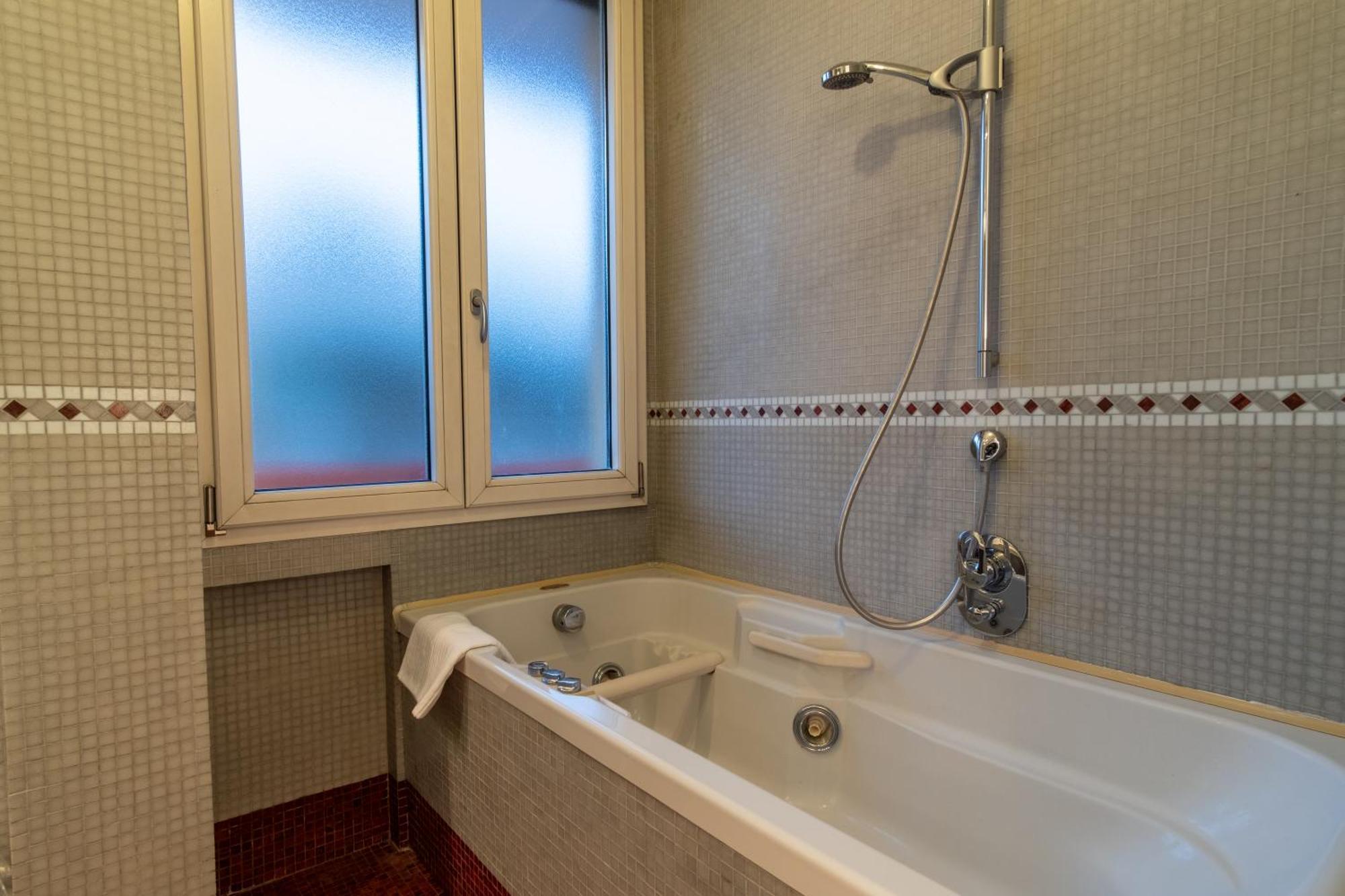 Attic With Terrace And Jacuzzi - Luxury Apartment Rome Luaran gambar